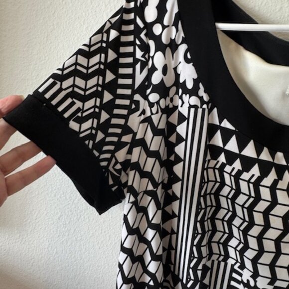 Women's dress - Picture 4 of 4